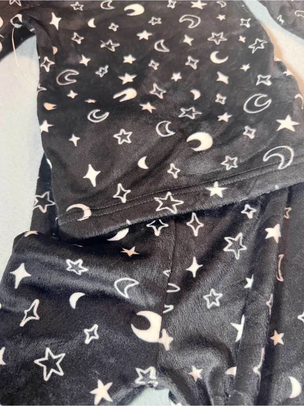 Cat & Jack Black Moon & Star Pajama Set with White Print size 2T #0082